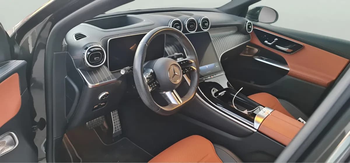 مرسيدس بنز GLC 300 2024 ايه ام جي نفطي أوتوماتيك — مستعملة