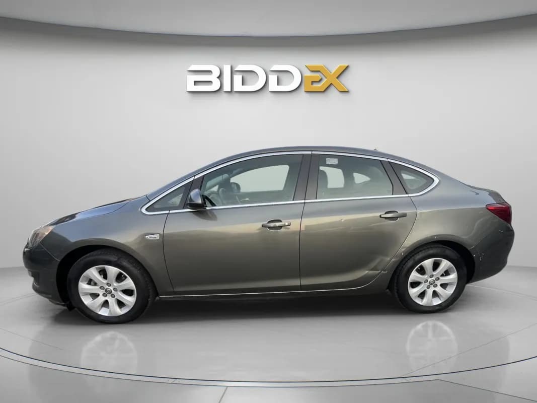 أوبل استرا 2021