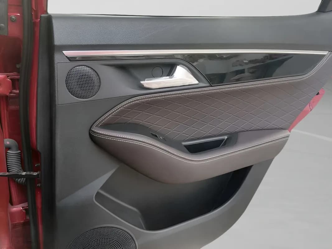 جاك JS7 2025 التيمات أحمر أوتوماتيك — جديدة