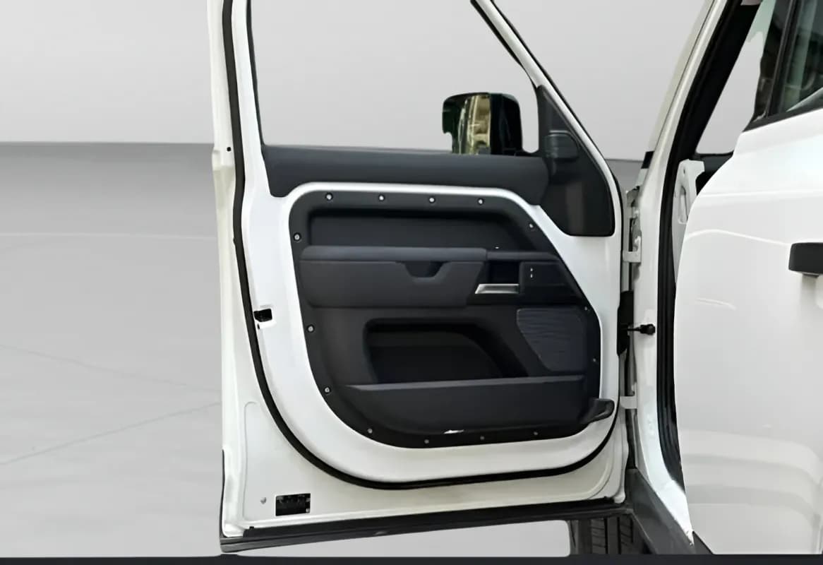 لاند روفر ديفندر 2020