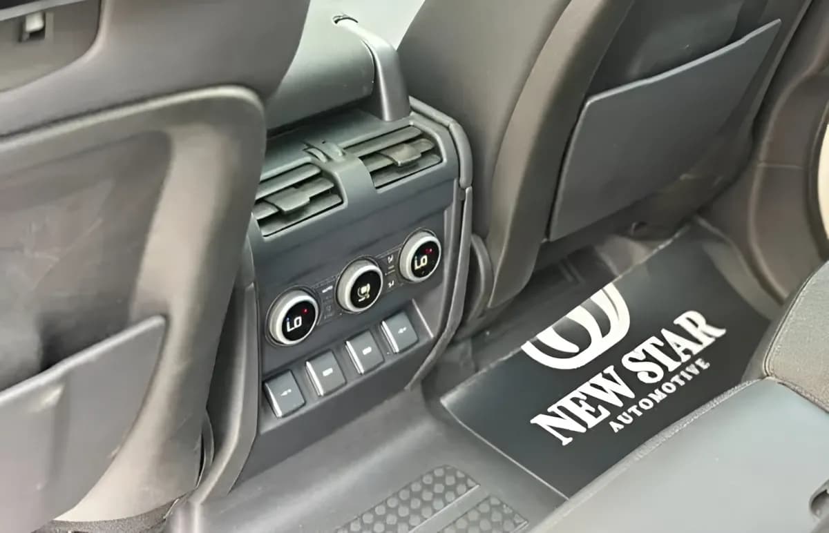 لاند روفر ديفندر 2020