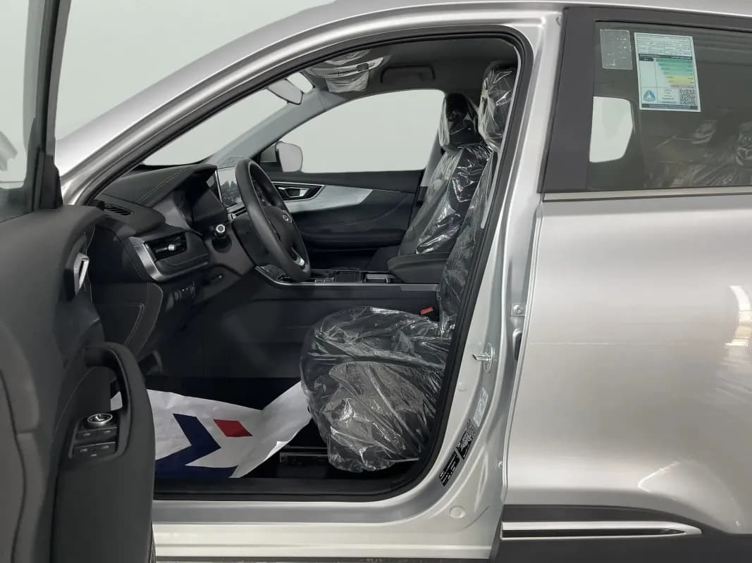 شيري تيجو 4 برو 2026 لاكشري فضي أوتوماتيك — جديدة