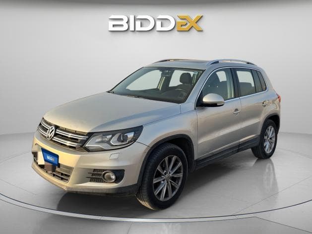 Volkswagen Tiguan 2015 R line Silver Automatic — Used - 1