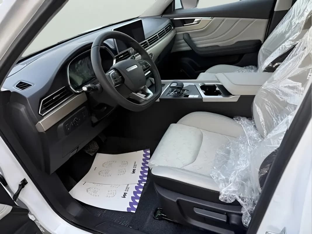 جيتور اكس 70 2026 لاكشري أبيض أوتوماتيك — جديدة