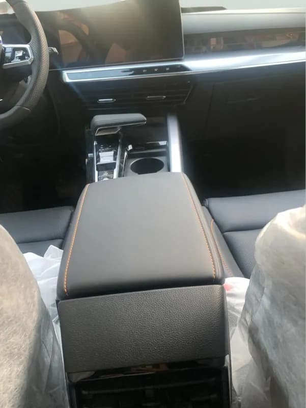 ام جي واحد 2026 لاكشري أحمر أوتوماتيك — جديدة