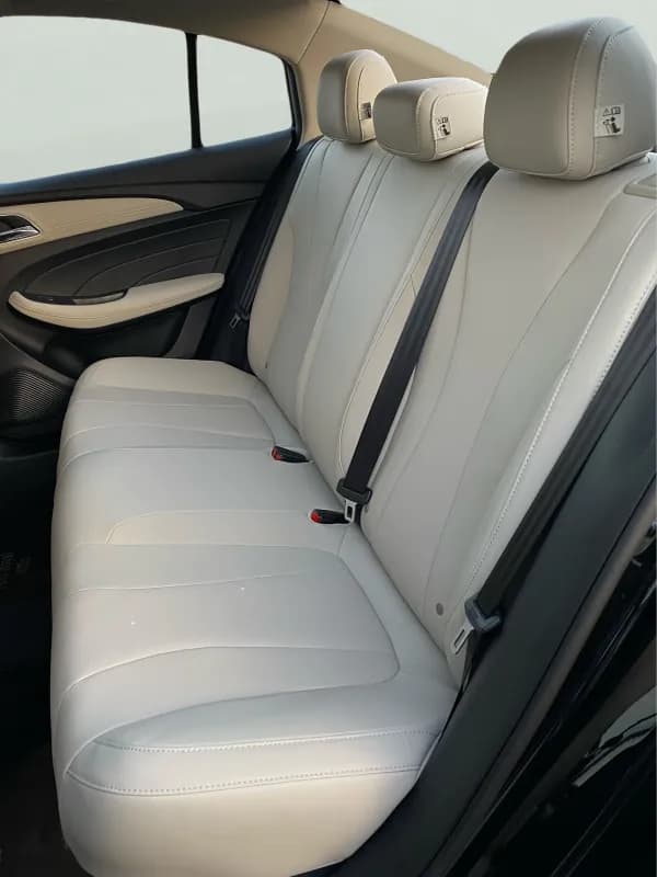 ام جي 5 2026 لاكشري أسود أوتوماتيك — جديدة