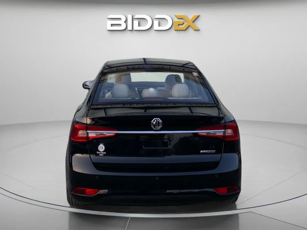 ام جي 5 2026 لاكشري أسود أوتوماتيك — جديدة