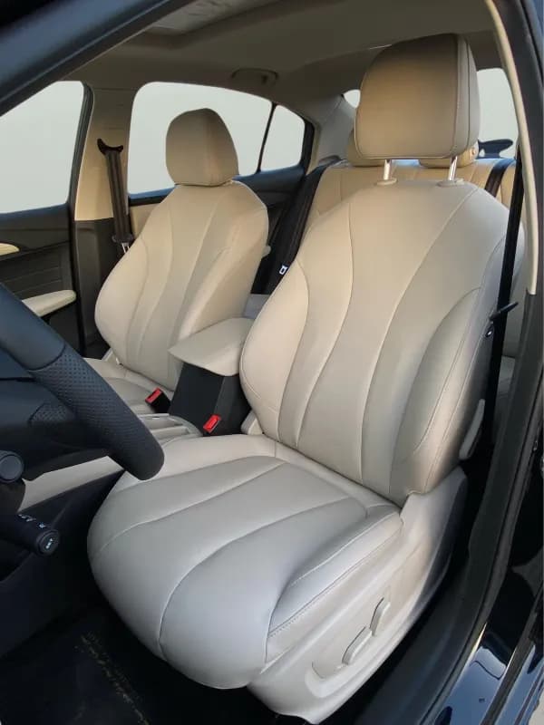 ام جي 5 2026 لاكشري أسود أوتوماتيك — جديدة