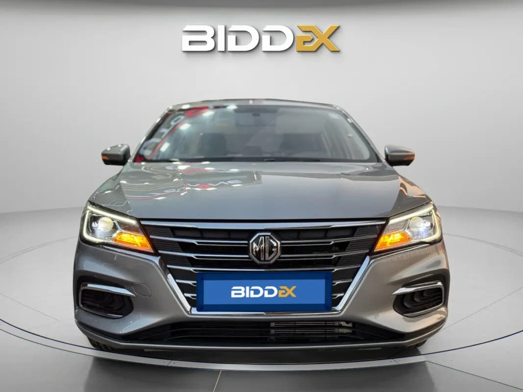 ام جي 5 2026 لاكشري فضي أوتوماتيك — جديدة