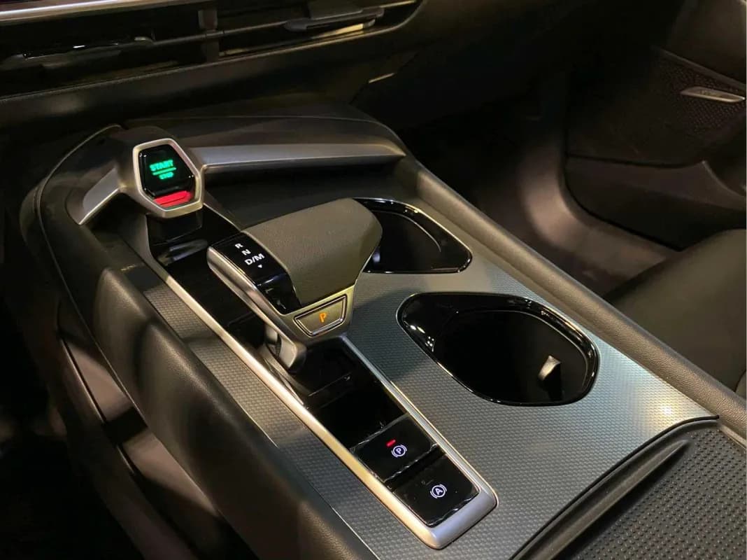 ام جي 7 2026 لاكشري رمادي أوتوماتيك — جديدة