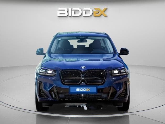 بي ام دبليو IX3 2025
