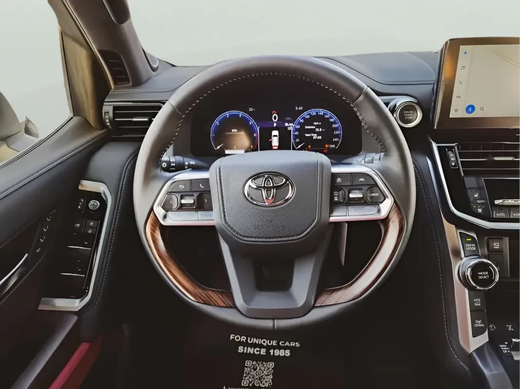 تويوتا لاند كروزر 2025