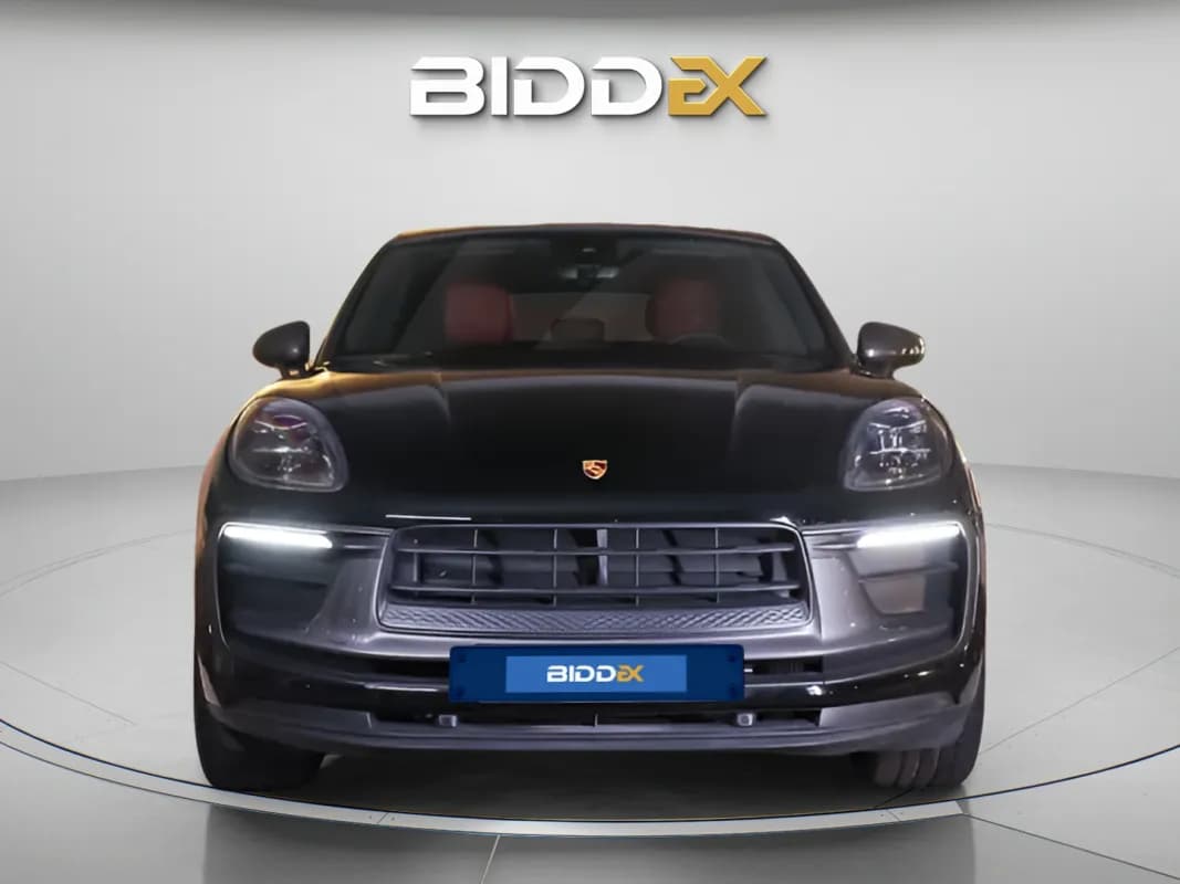 Porsche Macan 2024 T Black Automatic — Used