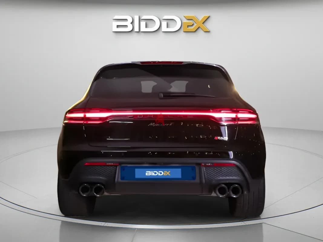 Porsche Macan 2024 T Black Automatic — Used