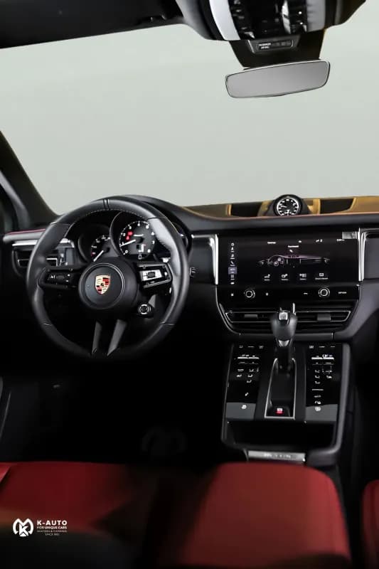 Porsche Macan 2024 T Black Automatic — Used