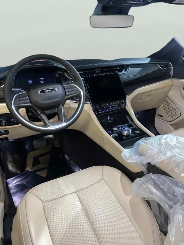 جيب جراند شيروكي 2025