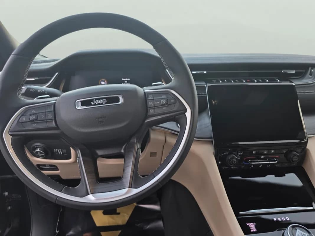 جيب جراند شيروكي 2024