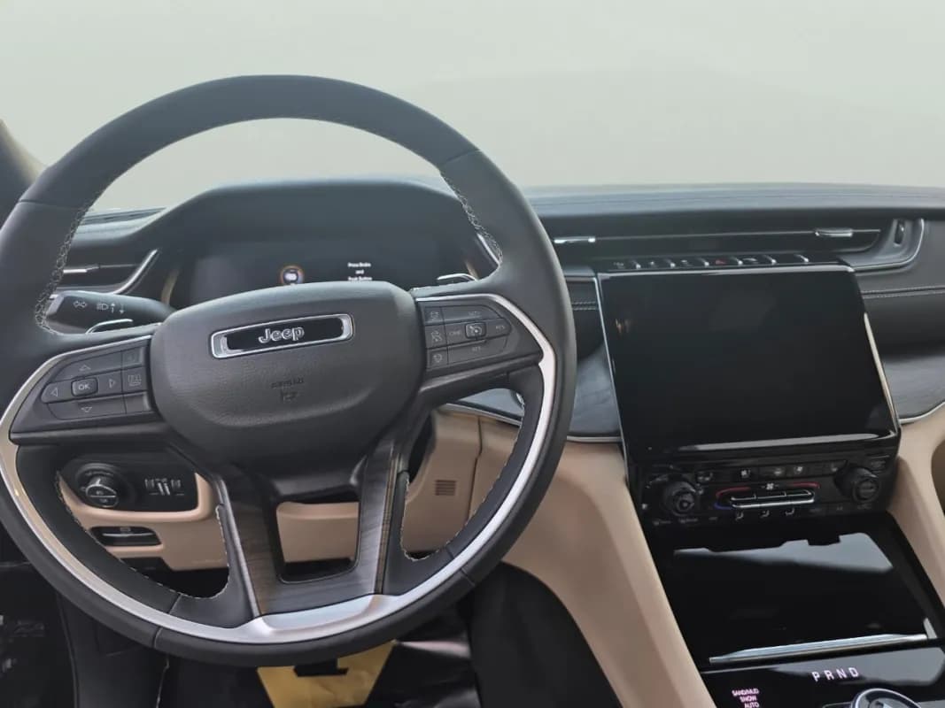 جيب جراند شيروكي 2024