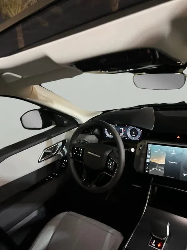 رينج روفر فيلار 2025