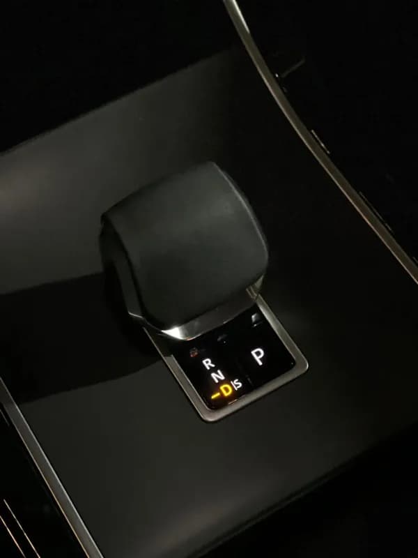 رينج روفر فيلار 2025