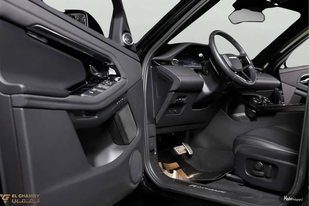 رينج روفر ايفوك 2023