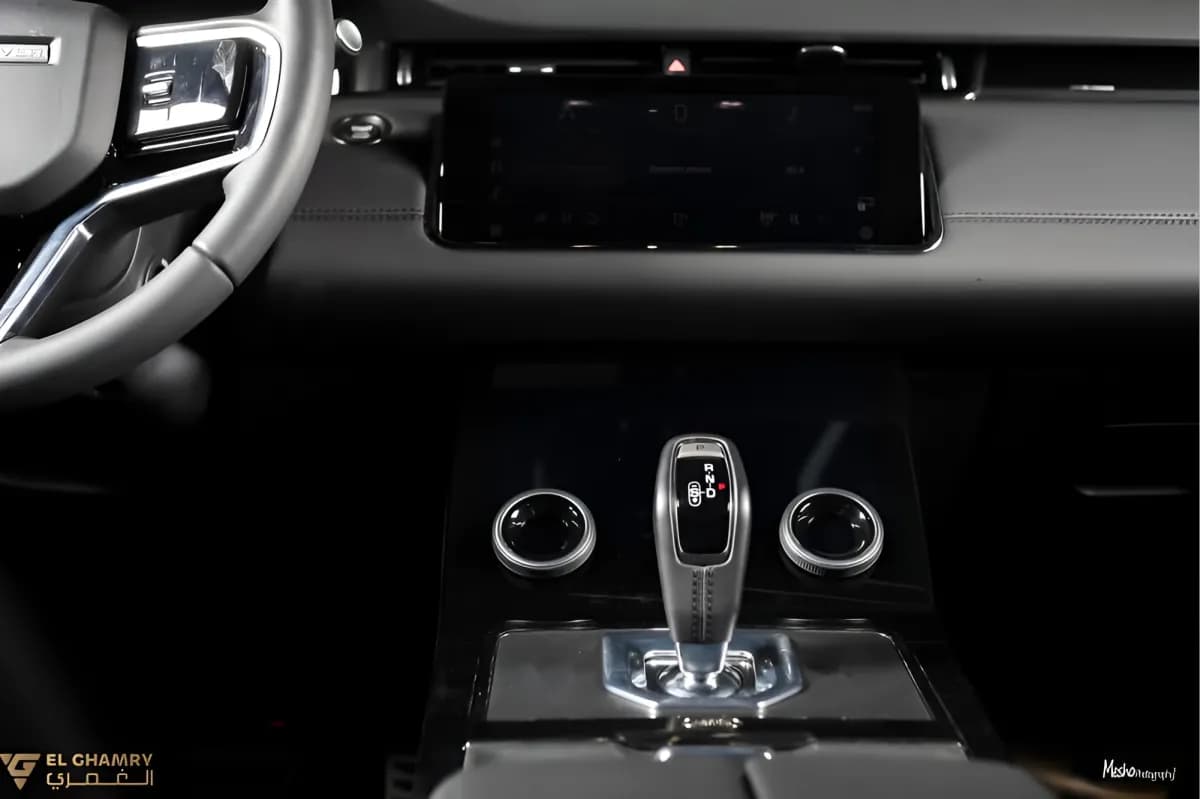 رينج روفر ايفوك 2023