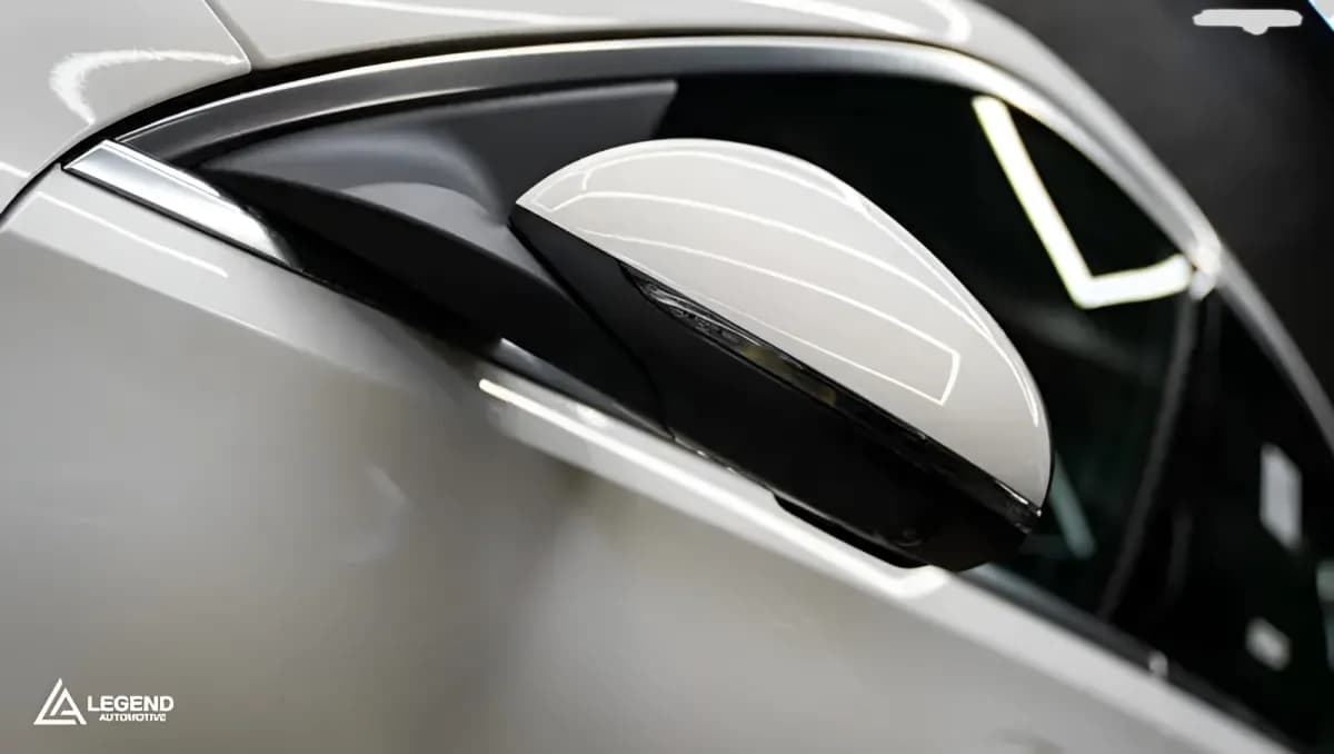 مرسيدس بنز C180 2024 ايه ام جي أبيض أوتوماتيك — مستعملة