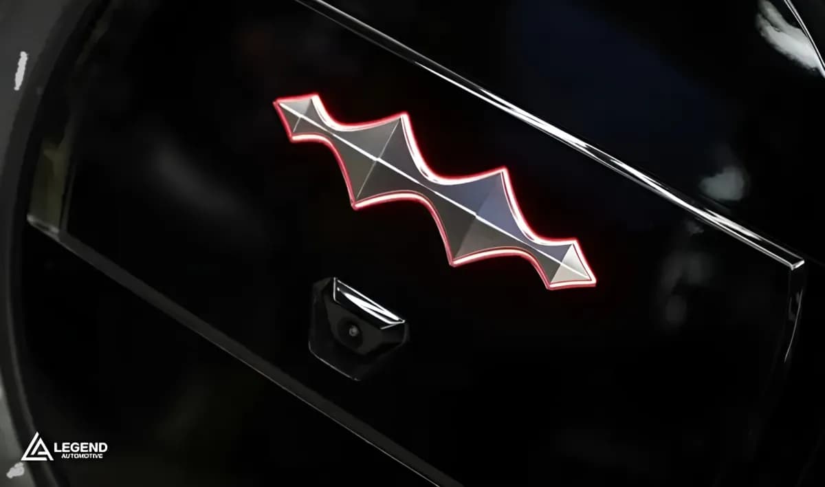 بي واي دي ليوبارد 2025