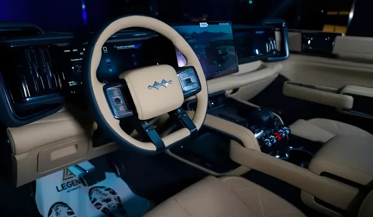 بي واي دي ليوبارد 2025