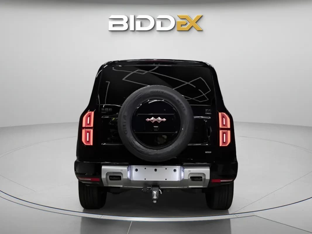 بي واي دي ليوبارد 2025