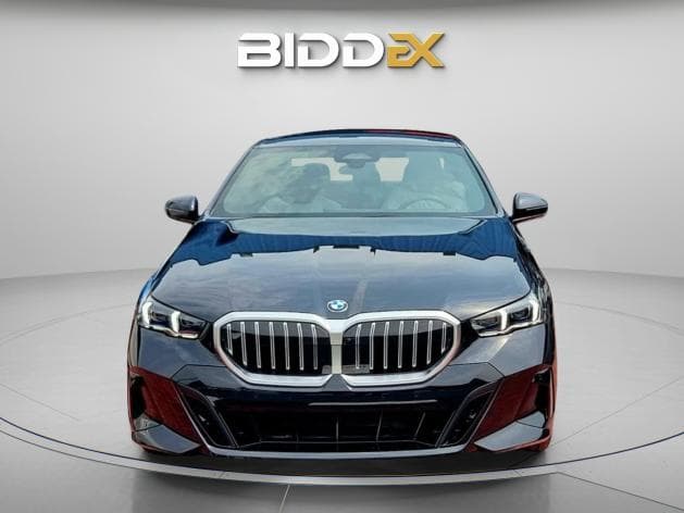 بي ام دبليو 520i 2025