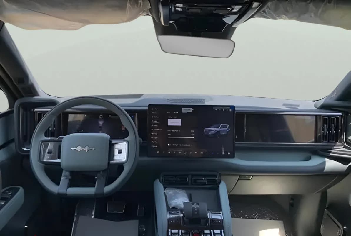 بي واي دي ليوبارد 2025