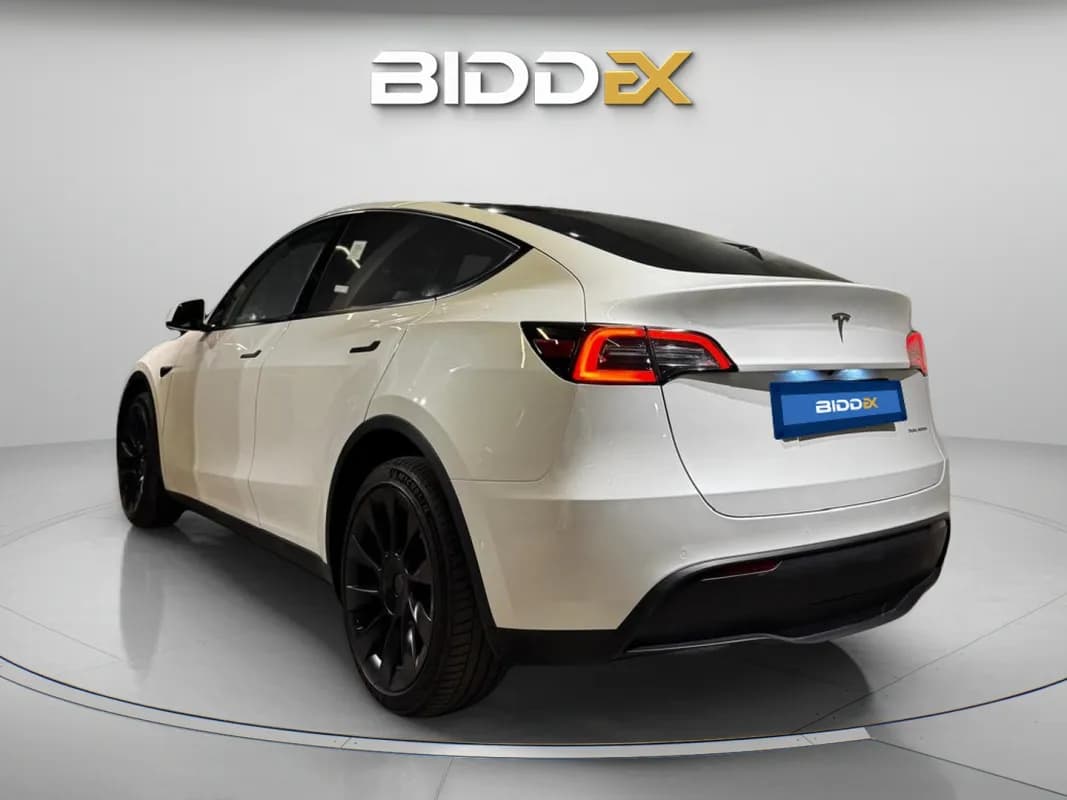 Tesla Model Y 2022 Long Range 4WD White Automatic — Used