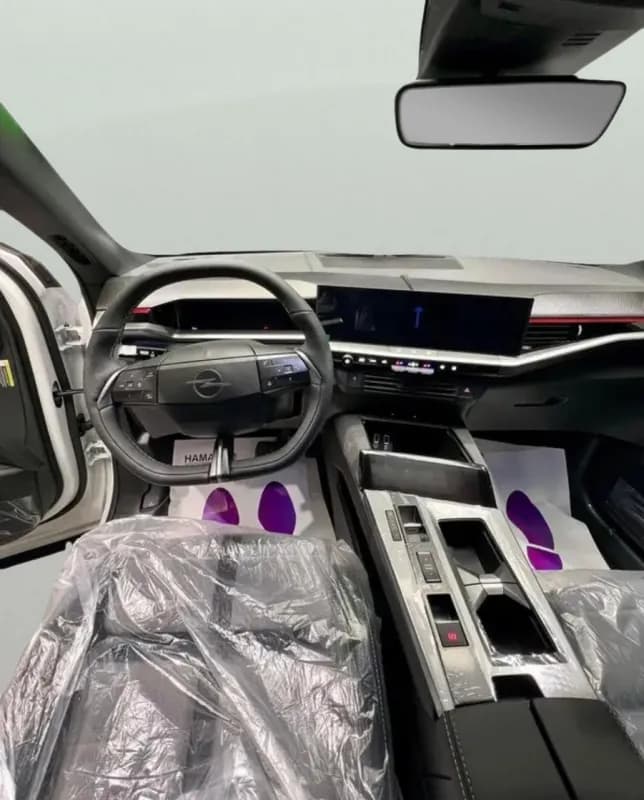 أوبل جراند لاند 2026 هاي لاين بلس أبيض أوتوماتيك — جديدة