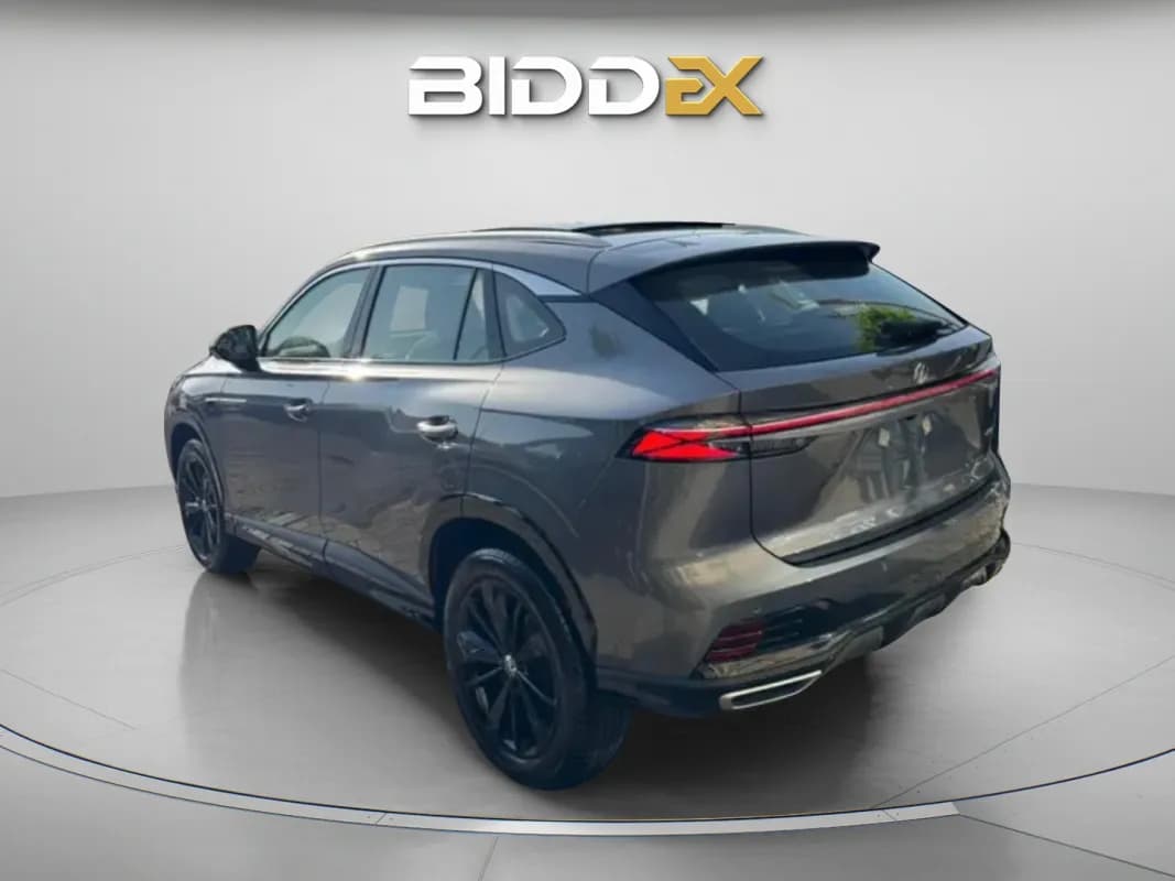 ام جي اتش اس 2026 لاكشري رمادي أوتوماتيك — جديدة