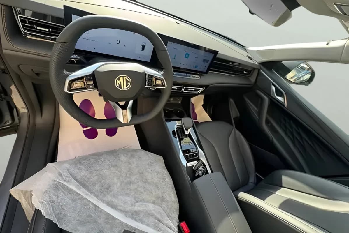 ام جي اتش اس 2026 لاكشري رمادي أوتوماتيك — جديدة