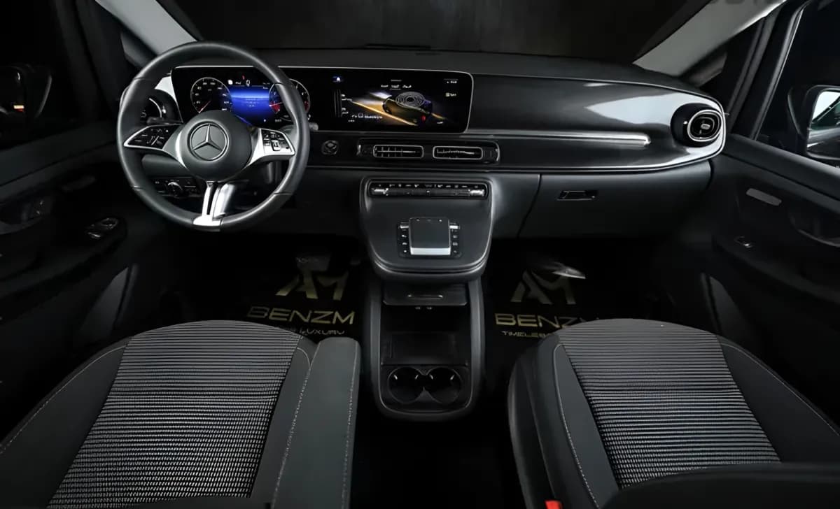 مرسيدس بنز V 300 2025
