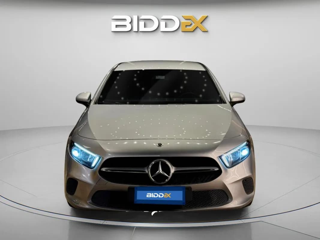 مرسيدس بنز A180 2021