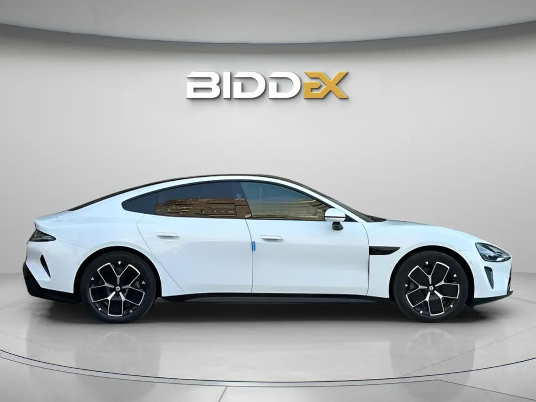 شاومي اس يو 7 2025 برو أبيض أوتوماتيك — جديدة