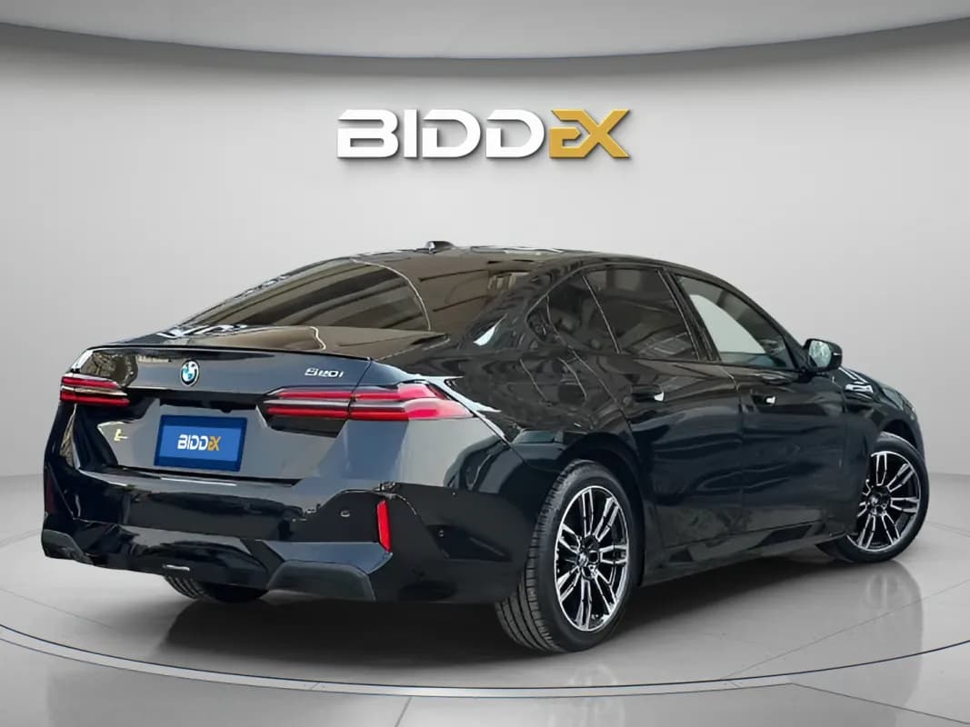 بي ام دبليو 520 2026 توب لاين أسود أوتوماتيك — مستعملة