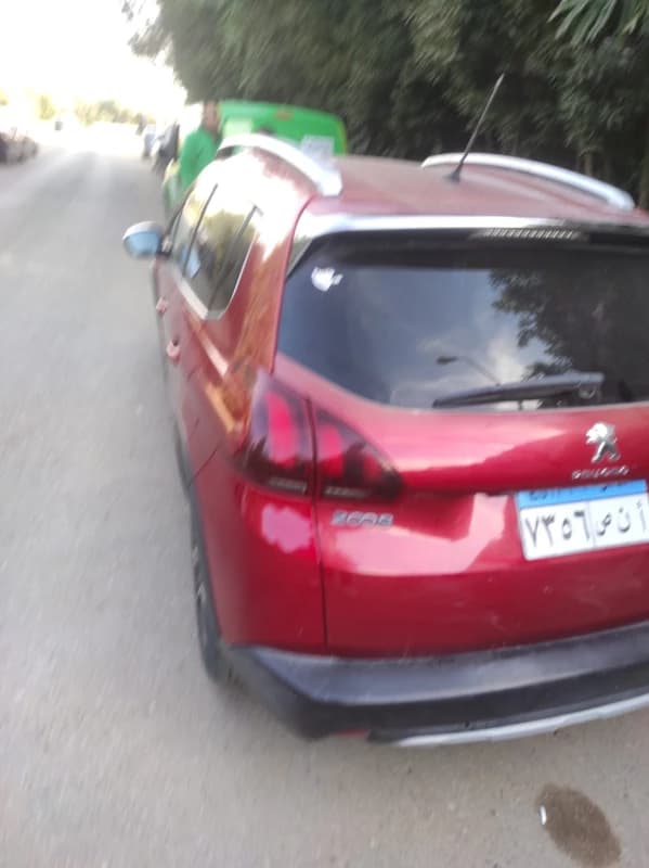 Peugeot 2008 2020 الور أحمر أوتوماتيك — مستعملة