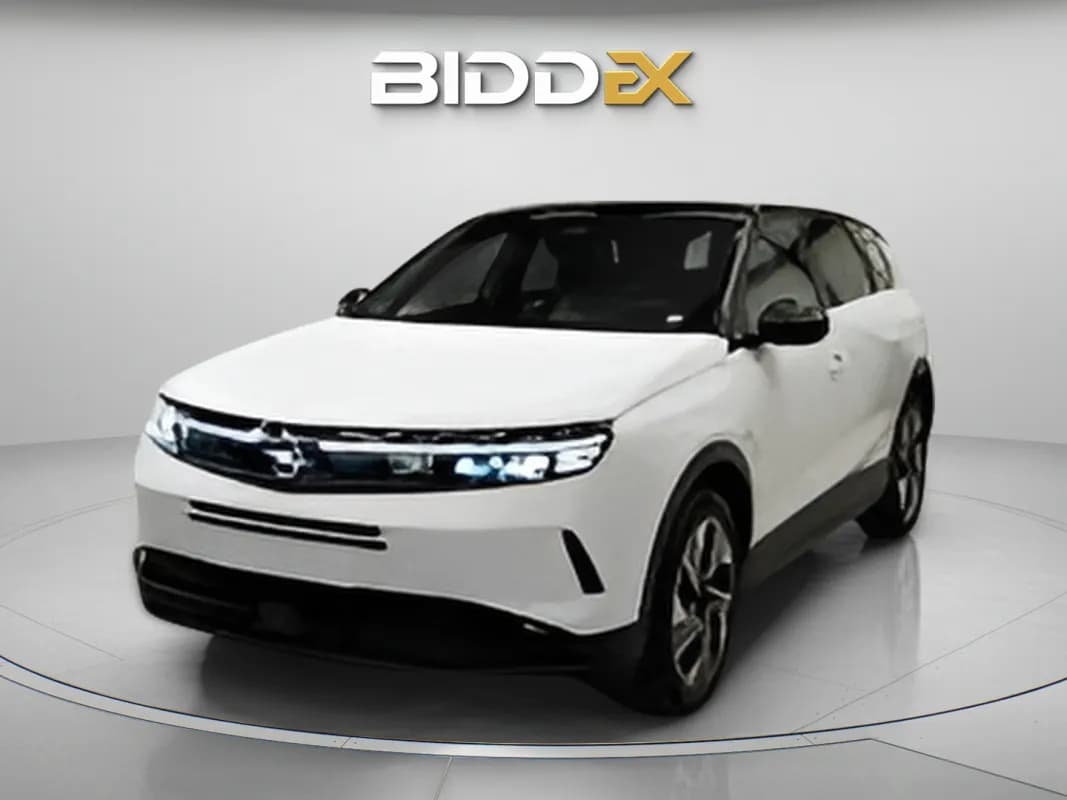 أوبل جراند لاند 2026 توب لاين أبيض أوتوماتيك — جديدة