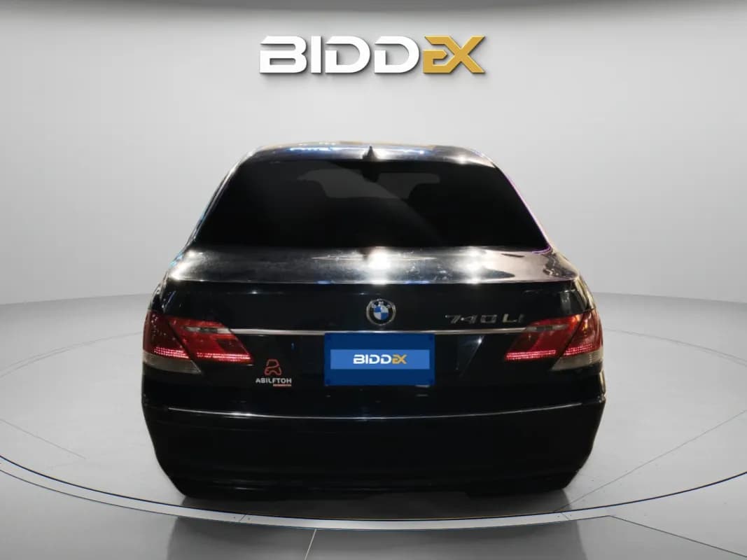 بي ام دبليو 740i 2007 اكس درايف أزرق غامق أوتوماتيك — مستعملة