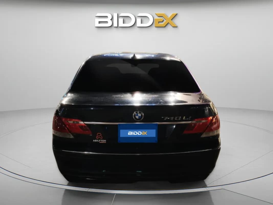 بي ام دبليو 740i 2007 اكس درايف أزرق غامق أوتوماتيك — مستعملة