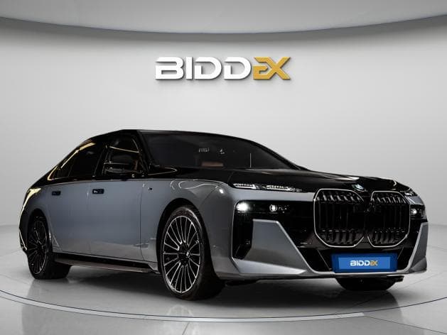 بي ام دبليو M760i 2025 ام بيريفورمانس في 8-4.4ال أسود أوتوماتيك — جديدة
