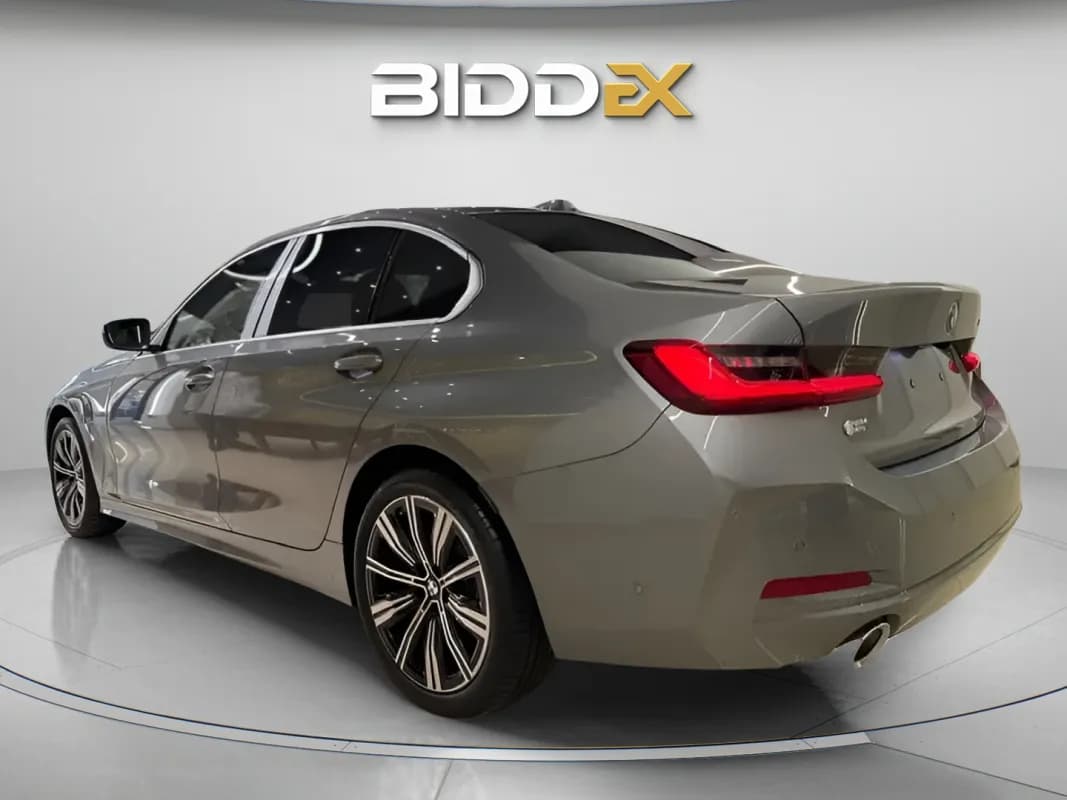 بي ام دبليو 320i 2026