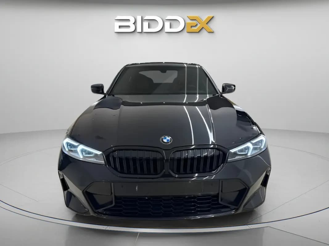 بي ام دبليو 320 2026 ام سبورت أسود أوتوماتيك — مستعملة