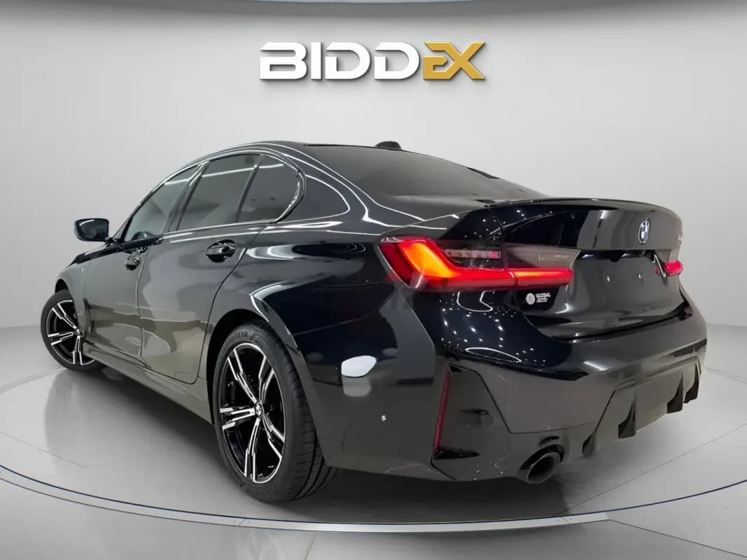 بي ام دبليو 320 2026 ام سبورت أسود أوتوماتيك — مستعملة