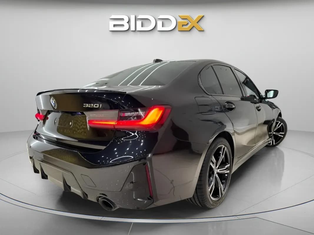 بي ام دبليو 320 2026 ام سبورت أسود أوتوماتيك — مستعملة