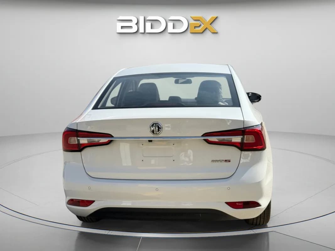 ام جي 5 2026 لاكشري أبيض أوتوماتيك — جديدة